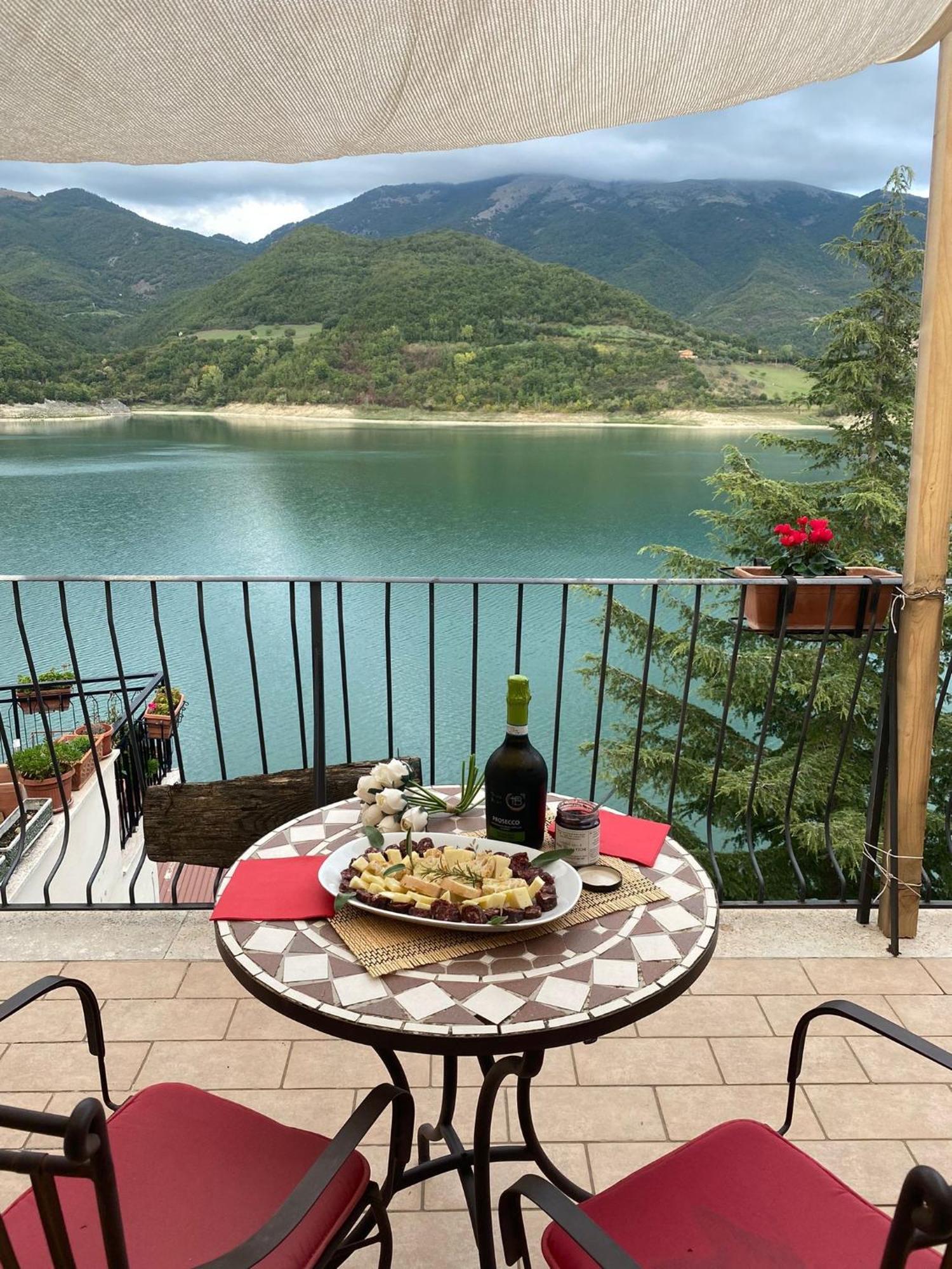 B&B La Casetta Sul Lago Colle di Tora Exterior foto