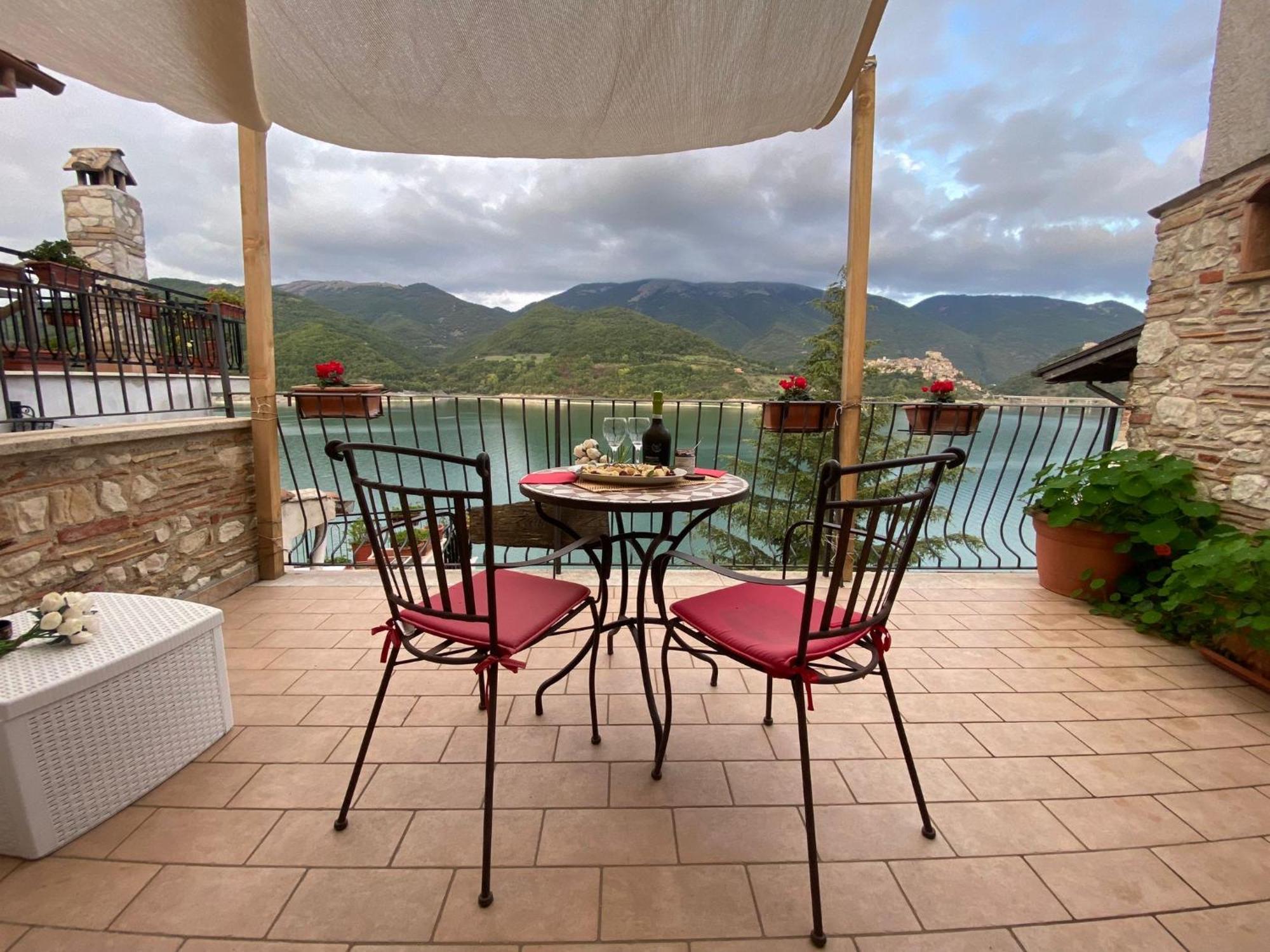 B&B La Casetta Sul Lago Colle di Tora Exterior foto